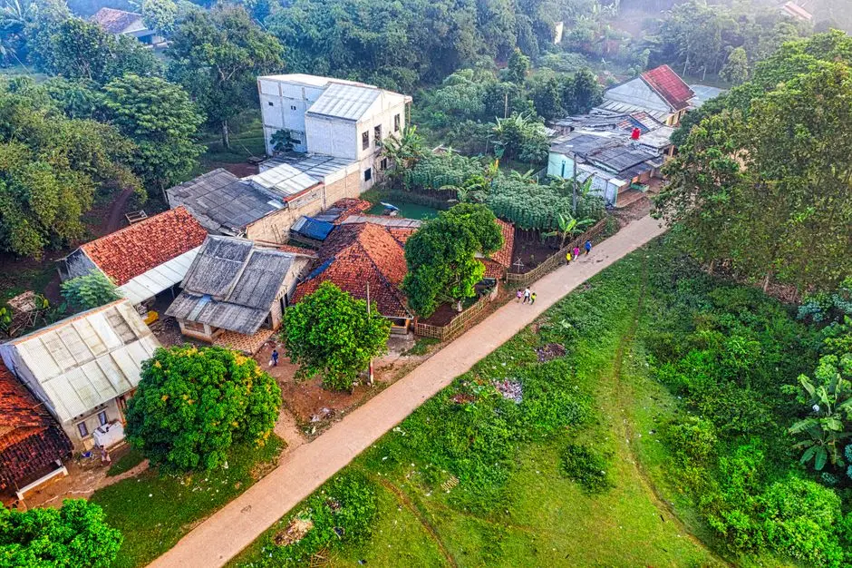 Suasana perumahan di Kotasukamakmue dengan rumah-rumah hasil KPR